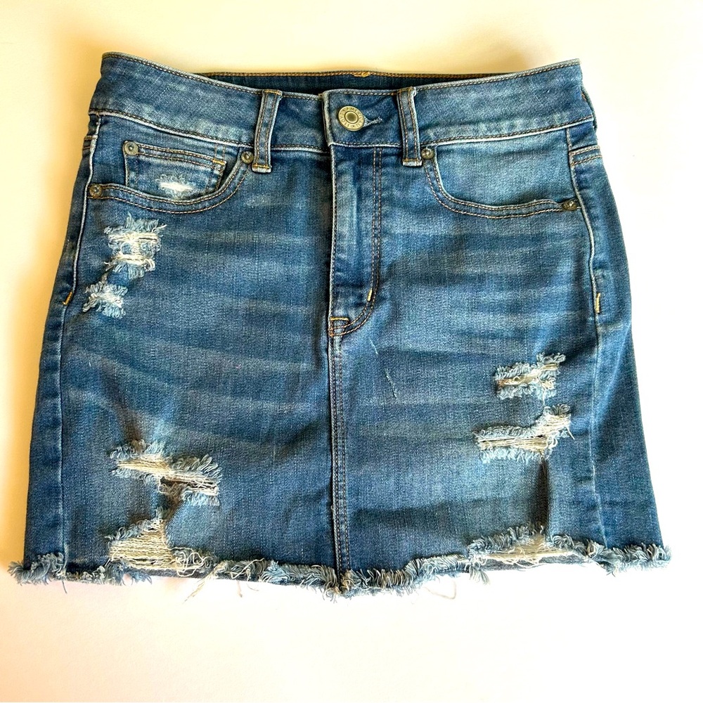 American Eagle Hi Rise Denim Mini Skirt medium wash distressed style size 4